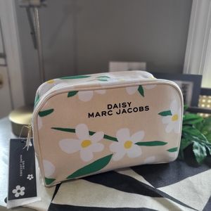 Marc Jacob's Daisy Lg Cosmetic Bag